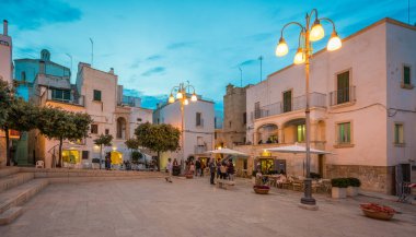 Polignano a Mare akşam, bari Province, Apulia, Güney Italya.