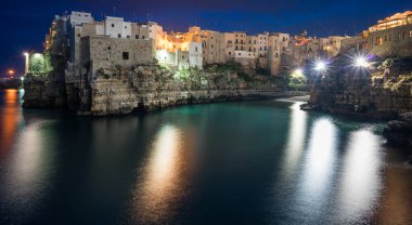 Polignano a Mare akşam, bari Province, Apulia, Güney Italya.