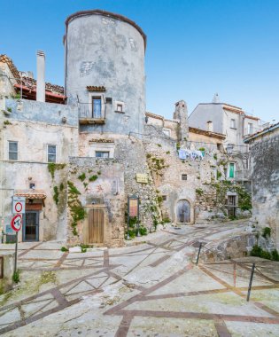 Vico Garganico, Foggia eyaletinde eski kırsal köy, Puglia, Italya manzaralı manzara.