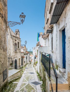 Vico Garganico, Foggia eyaletinde eski kırsal köy, Puglia, Italya manzaralı manzara.