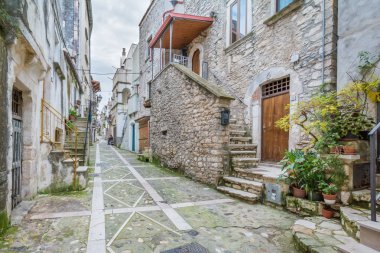 Vico Garganico, Foggia eyaletinde eski kırsal köy, Puglia, Italya manzaralı manzara.