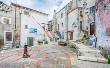 Vico Garganico, Foggia eyaletinde eski kırsal köy, Puglia, Italya manzaralı manzara.