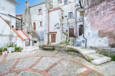 Vico Garganico, Foggia eyaletinde eski kırsal köy, Puglia, Italya manzaralı manzara.