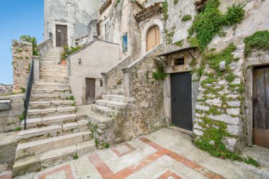 Vico Garganico, Foggia eyaletinde eski kırsal köy, Puglia, Italya manzaralı manzara.