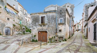 Vico Garganico, Foggia eyaletinde eski kırsal köy, Puglia, Italya manzaralı manzara.