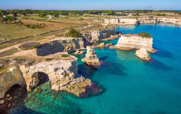 Les Piles Pittoresques Torre Sant Andrea Dans Région Salento Des — Photo