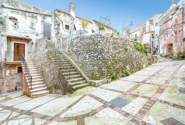 Vico Garganico, Foggia eyaletinde eski kırsal köy, Puglia, Italya manzaralı manzara.