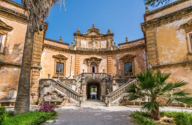 Palermo yakınlarındaki Bagheria'daki güzel Villa Palagonia. Sicilya, İtalya.