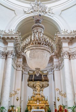 Catania Kilisesi Badia di Sant'Agata Aziz Agatha heykeli ile Altar, Sicilya, İtalya. Temmuz-15-2018