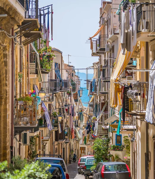 사항과 색상이 풍부한 세팔루의 아늑한 시칠리아 이탈리아 — 스톡 사진