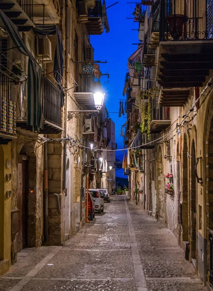 Een Gezellige Straat Cefalu Avond Sicilië Zuid Italië — Stockfoto