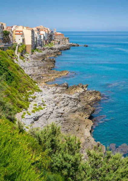 Die Malerische Uferpromenade Von Cefalu Einem Sonnigen Sommertag Sizilien Süditalien — Stockfoto