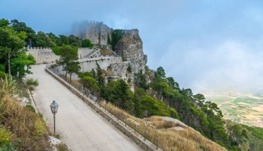 Siste Erice Kalesi, Trapani eyaleti, Sicilya, İtalya.