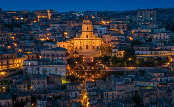 Gün Batımında Modica Ragusa Eyaletinde Inanılmaz Şehir Sicilya Talyan Bölgesinde — Stok fotoğraf