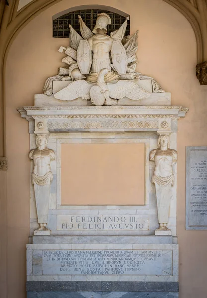 Bas Relevo Com Coroação Ferdinando Iii Pórtico Catedral Palermo Sicília — Fotografia de Stock