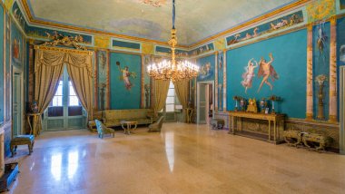 Palazzo dei Normanni (Normanlar Sarayı) veya Palermo Kraliyet Sarayı'nda dekore edilmiş oda. Sicilya, Güney İtalya. Temmuz-17-2018
