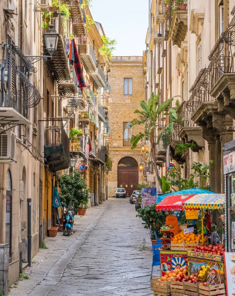 Затишна Вузька Дорога Старому Місті Палермо Сицилія Південна Італія Липень — стокове фото