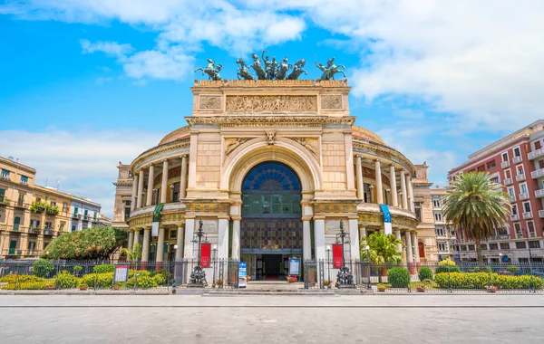 Teatro Palermo Soleado Día Verano Sicilia Sur Italia —  Fotos de Stock