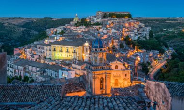 Ragusa Ibla akşam, Sicilya (Sicilya), güney İtalya.