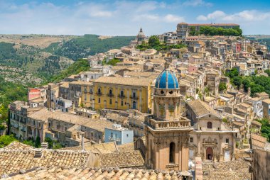 Ragusa Ibla'nın panoramik manzarası, Sicilya'daki barok kasaba (Sicilya), Güney İtalya.