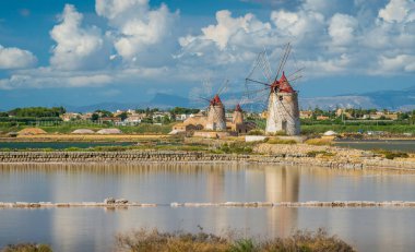 Marsala ve Trapani, Sicilya yakınlarındaki 