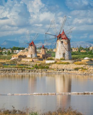 Marsala ve Trapani, Sicilya yakınlarındaki 