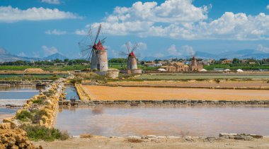 Marsala ve Trapani, Sicilya yakınlarındaki 
