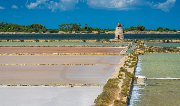 Saline Nella Riserva Naturale Delle Saline Dello Stagnone Vicino Marsala — Foto Stock