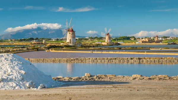 Marsala ve Trapani, Sicilya yakınlarındaki 