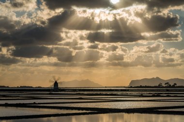 Marsala ve Trapani, Sicilya yakınlarındaki 