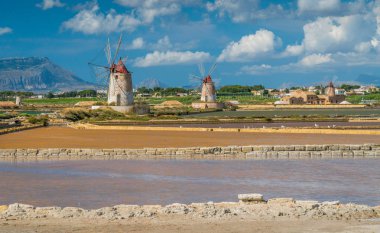 Marsala ve Trapani, Sicilya yakınlarındaki 