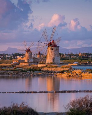 Marsala ve Trapani, Sicilya yakınlarındaki 