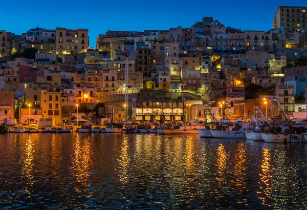 Akşamları Pitoresk Sciacca Kenti Limana Bakmektedir Agrigento Eyaleti Sicilya — Stok fotoğraf