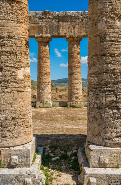 Segesta'daki Venüs Tapınağı'ndan detay, Sicilya'daki antik Yunan kenti, Güney İtalya.