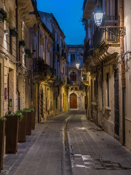 Een Pittoreske Weg Siracusa Oude Stad Ortigia Nachts Sicilië Zuid — Stockfoto