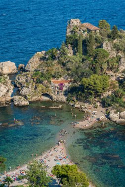 Taormina'daki Isola Bella'nın manzara manzarası, Messina eyaleti, Güney İtalya.