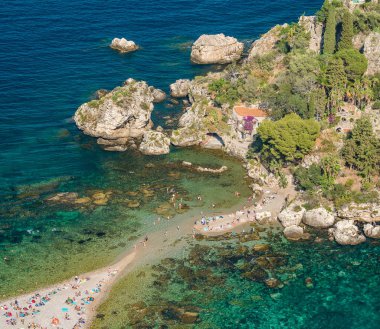 Taormina'daki Isola Bella'nın manzara manzarası, Messina eyaleti, Güney İtalya.