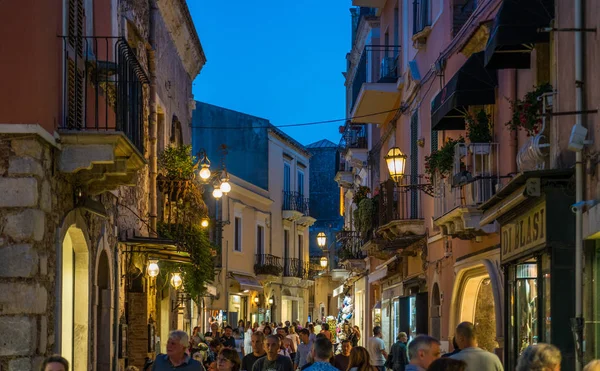 Hermosa Taormina Una Noche Verano Provincia Messina Sicilia Sur Italia — Foto de Stock