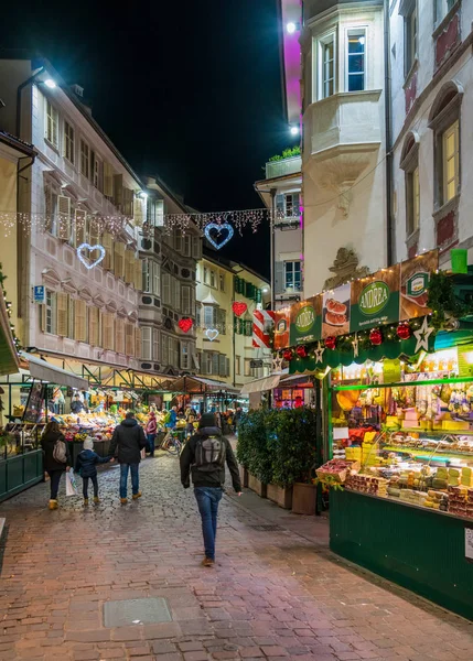 Bolzano Avond Tijdens Kersttijd Trentino Alto Adige Italy December 2018 — Stockfoto