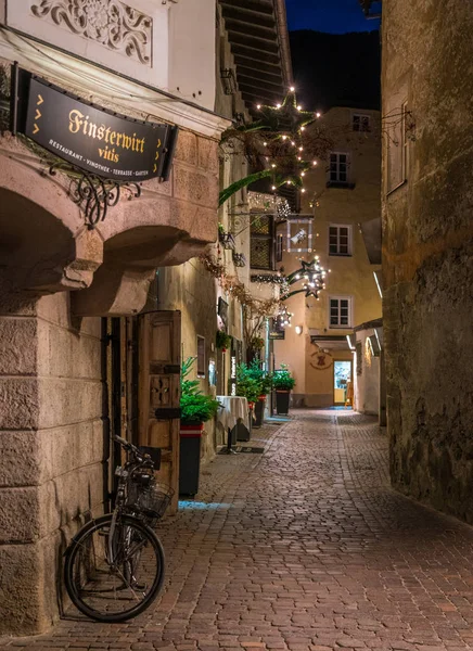 Bressanone Czasie Świąt Bożego Narodzenia Wieczorem Trentino Alto Adige Północnych — Zdjęcie stockowe