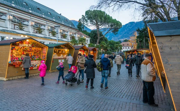 Akşam Merano Noel Pazarı Trentino Alto Adige Kuzey Talya Aralık — Stok fotoğraf