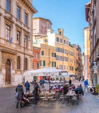 Roma Gettosu'nda güneşli bir sabah. Roma, İtalya.