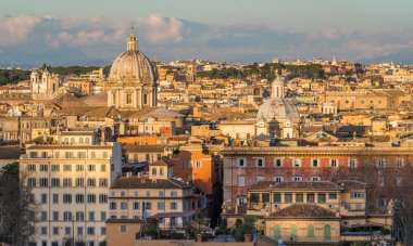 Roma'daki Sant'Andrea della Valle Kilisesi'nin kubbeli Gianicolo Teras'ından Panorama, İtalya.