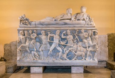 Roma,İtalya'daki Capitoline Müzeleri'nde mermer ince dekore edilmiş lahit.