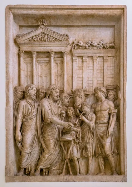 Bas relief with Marcus Aurelius in the Capitoline Museums in Rome, Italy. — Stock Photo, Image