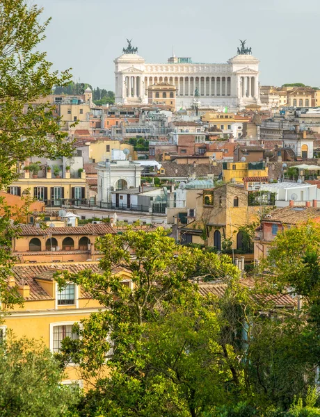 Arka Planda Vittorio Emanuele Anıtı Bulunan Villa Medici Den Panoramik — Stok fotoğraf