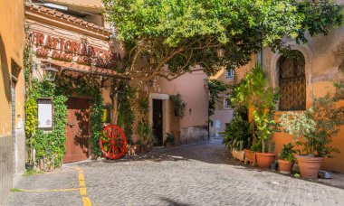 Resimli Rione Trastevere bir yaz sabahı, İtalya, Roma 'da.