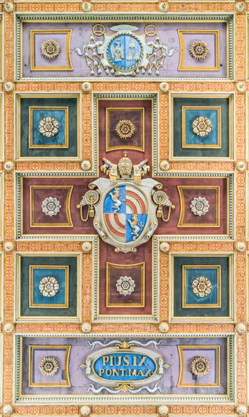 Papa Pius Roma Lucina Saint Lawrence Bazilikası Tavanında Arması Talya — Stok fotoğraf