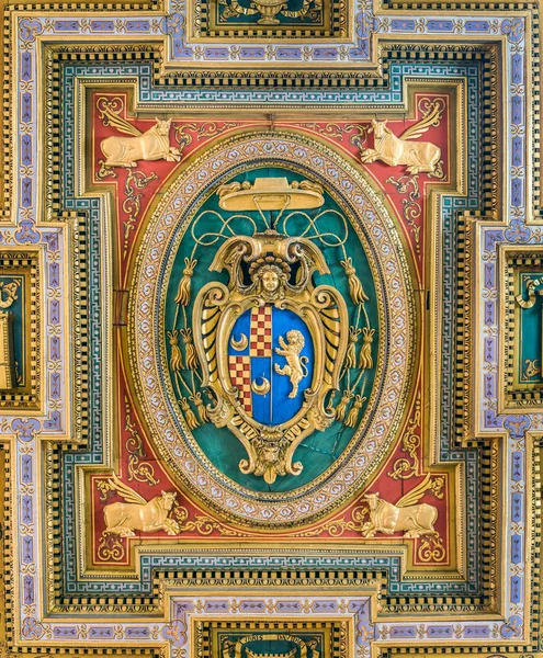 Cardeal Brasão Armas Teto Igreja San Marcello Corso Roma Itália — Fotografia de Stock