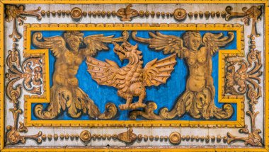 Roma, İtalya'da San Sebastiano Fuori Le Mura Bazilikası'nın tavanında Borghese Family ejderha ile dekoratif detay. Mart-02-2019
